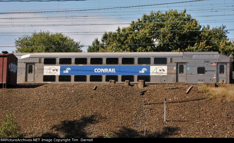 NJT 7681 "Conrail" banner